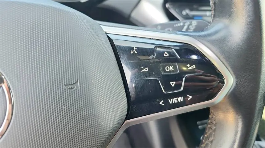 2021 Volkswagen ID.4 WVGTMPE20MP040835