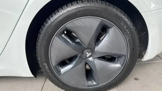 2018 Tesla Model 3 5YJ3E1EA9JF031904
