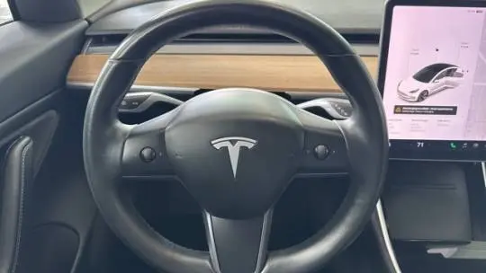 2018 Tesla Model 3 5YJ3E1EA9JF031904