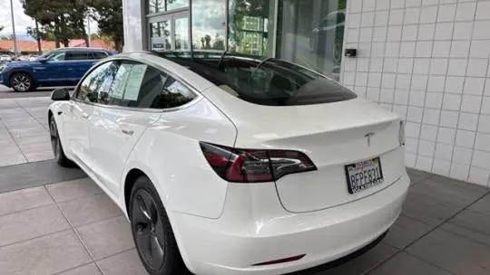 2018 Tesla Model 3 5YJ3E1EA9JF031904