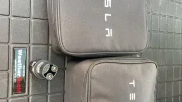 2023 Tesla Model X 7SAXCBE69PF390464