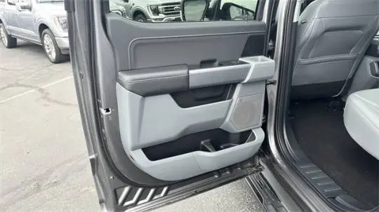 2025 Ford F-150 Lightning 1FTVW3L77SWG05647