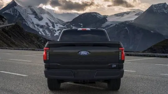 2024 Ford F-150 Lightning 1FT6W1B70RWG33200