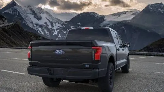 2024 Ford F-150 Lightning 1FT6W1B70RWG33200