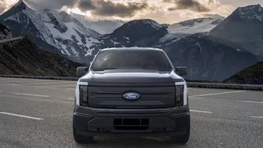 2024 Ford F-150 Lightning 1FT6W1B70RWG33200