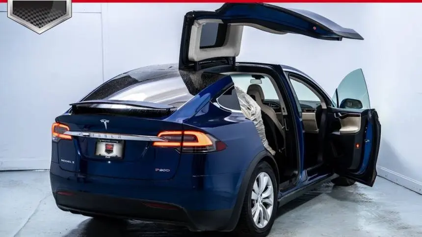 2016 Tesla Model X 5YJXCAE43GF000593
