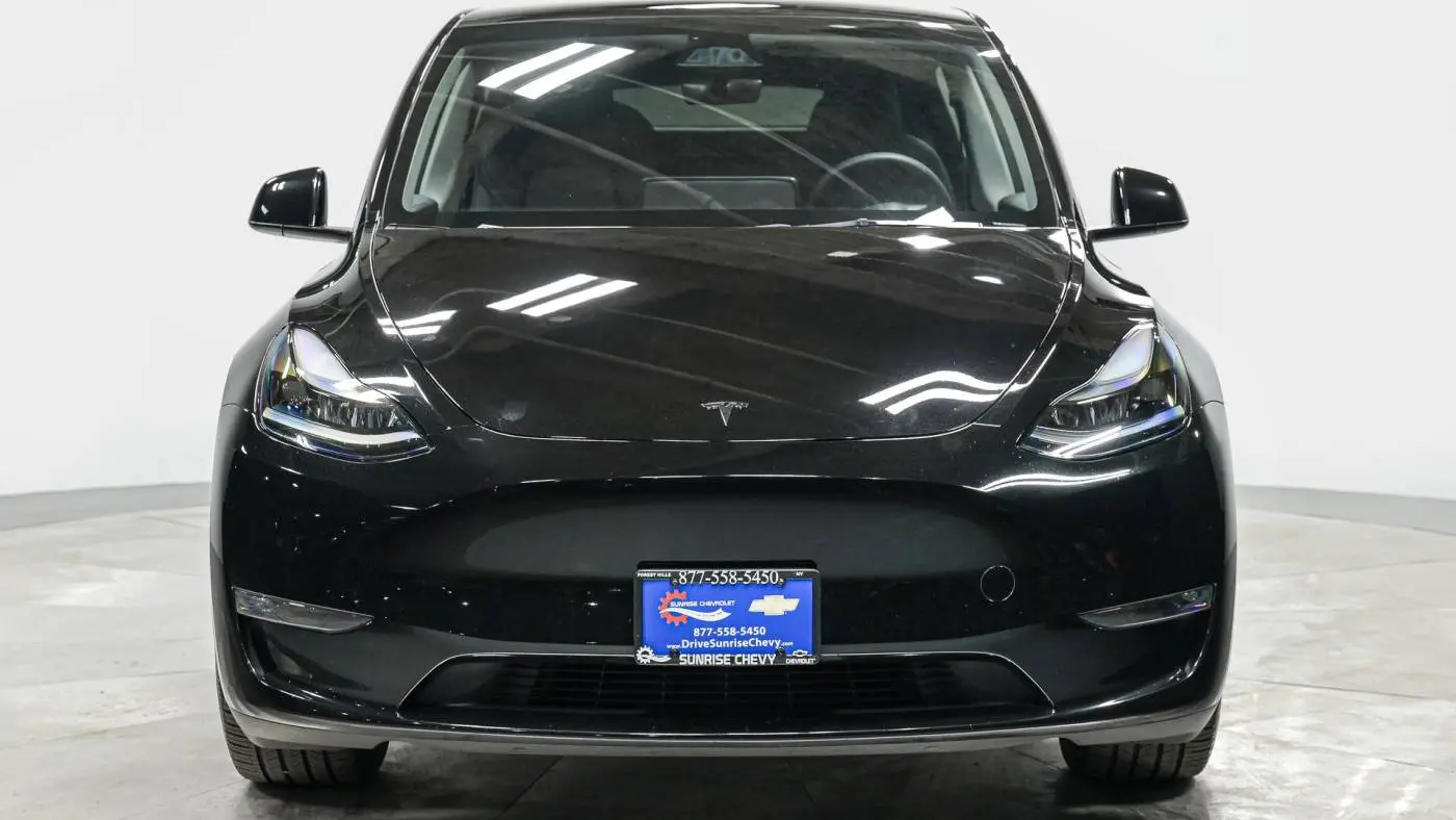 2024 Tesla Model Y 7SAYGDEE4RA231699