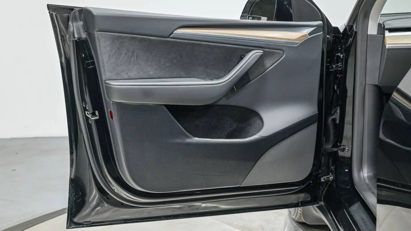 2024 Tesla Model Y 7SAYGDEE4RA231699