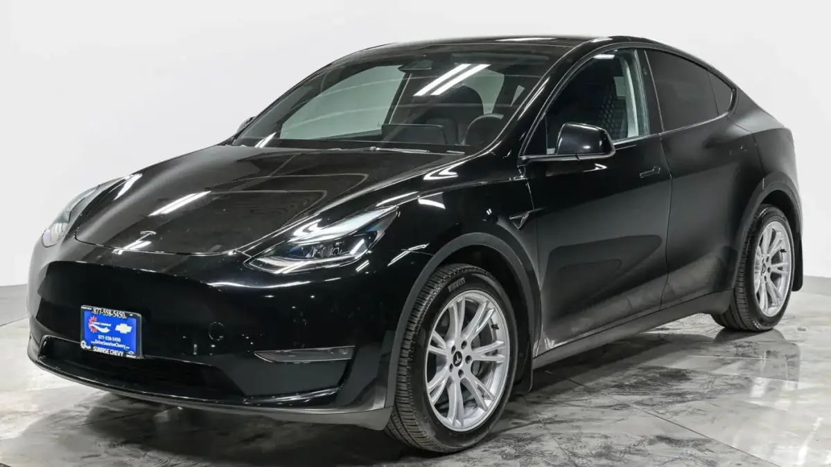 2024 Tesla Model Y 7SAYGDEE4RA231699