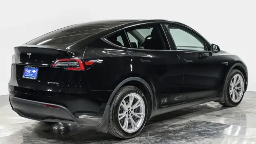2024 Tesla Model Y 7SAYGDEE4RA231699