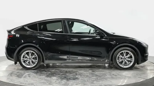 2024 Tesla Model Y 7SAYGDEE4RA231699