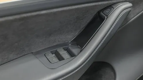 2024 Tesla Model Y 7SAYGDEE4RA231699