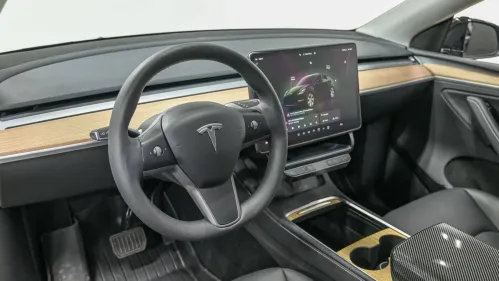 2024 Tesla Model Y 7SAYGDEE4RA231699