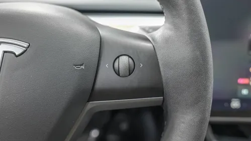 2024 Tesla Model Y 7SAYGDEE4RA231699