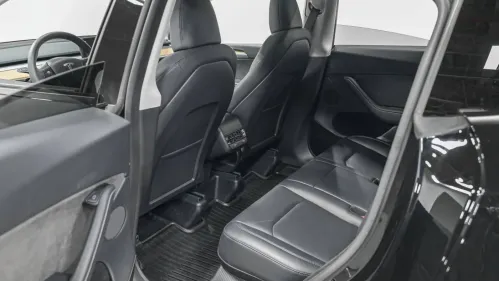 2024 Tesla Model Y 7SAYGDEE4RA231699
