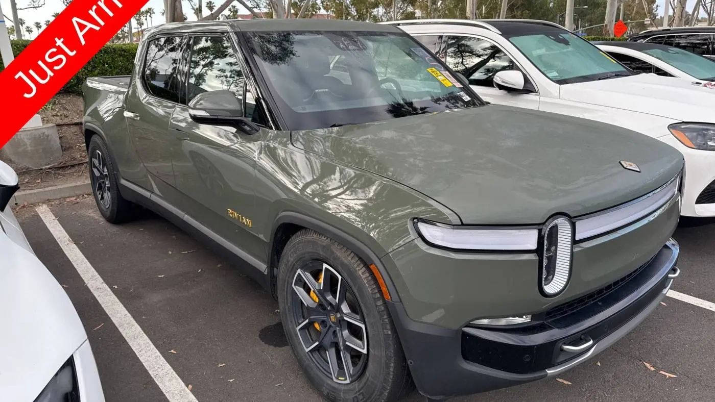 2022 Rivian R1T 7FCTGAAL1NN001878