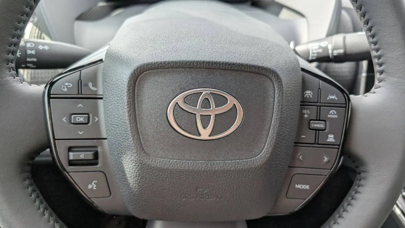 2025 Toyota bZ4X JTMABACAXSA092515