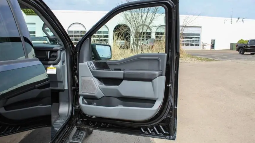 2025 Ford F-150 Lightning 1FT6W3L70SWG05171