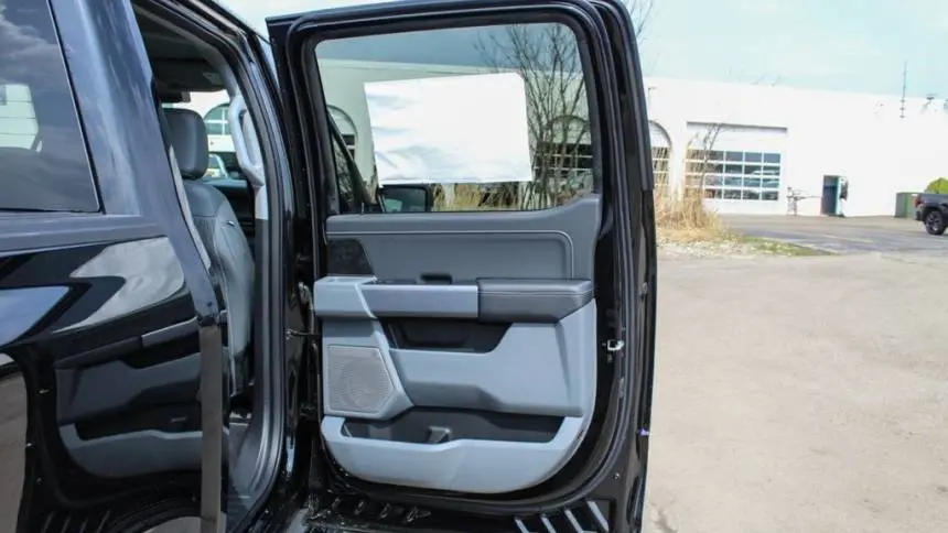 2025 Ford F-150 Lightning 1FT6W3L70SWG05171