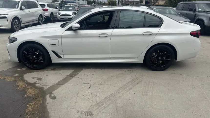 2022 BMW 5 Series WBA13AG09NCK27391