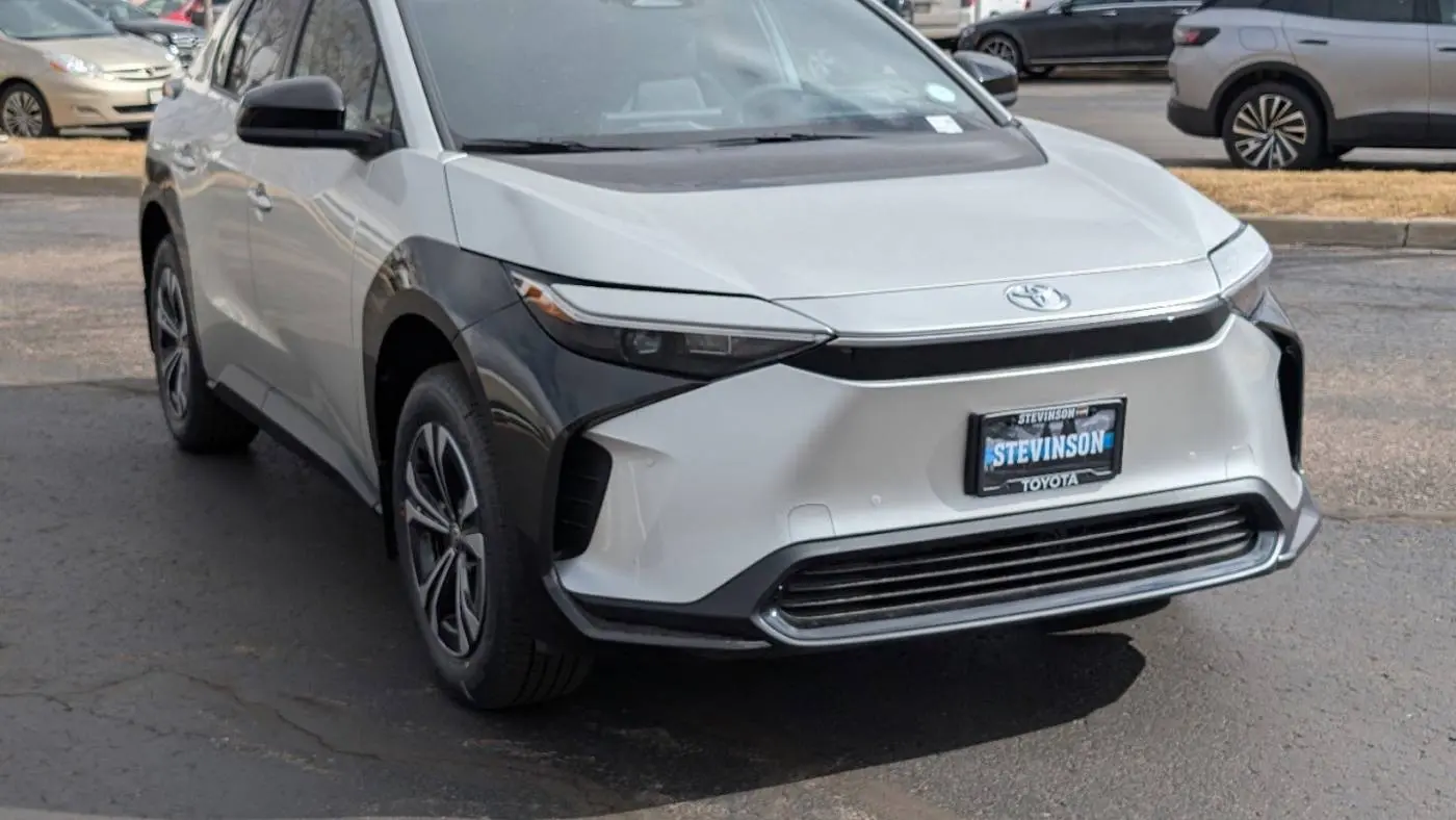 2025 Toyota bZ4X JTMABACAXSA092515