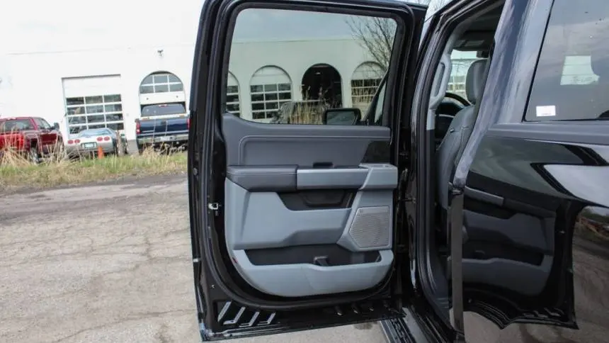 2025 Ford F-150 Lightning 1FT6W3L70SWG05171