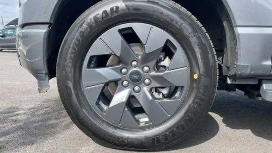 2024 Ford F-150 Lightning 1FT6W3L71RWG19011