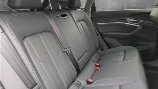 2022 Audi e-tron WA1LAAGE7NB015358