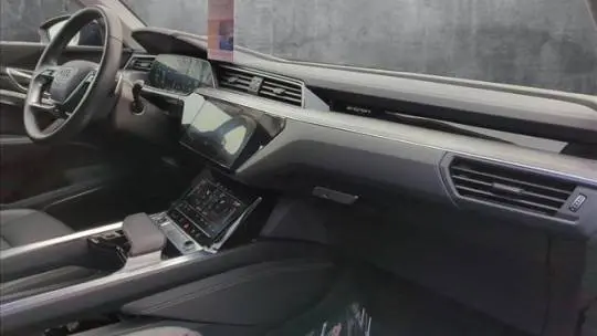 2022 Audi e-tron WA1LAAGE7NB015358