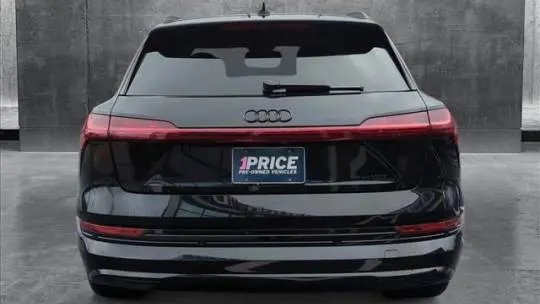 2022 Audi e-tron WA1LAAGE7NB015358
