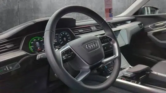 2022 Audi e-tron WA1LAAGE7NB015358