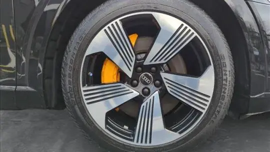 2022 Audi e-tron WA1LAAGE7NB015358