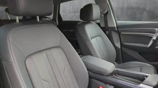2022 Audi e-tron WA1LAAGE7NB015358