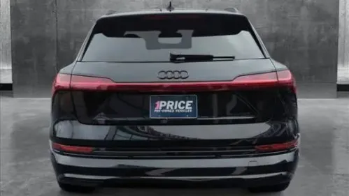 2022 Audi e-tron WA1LAAGE7NB015358