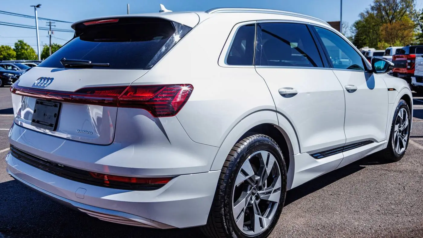2022 Audi e-tron WA1AAAGE7NB023760