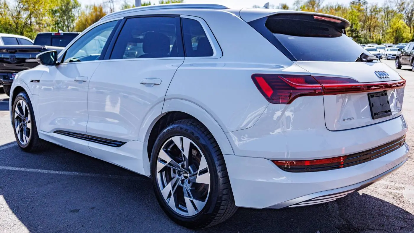 2022 Audi e-tron WA1AAAGE7NB023760