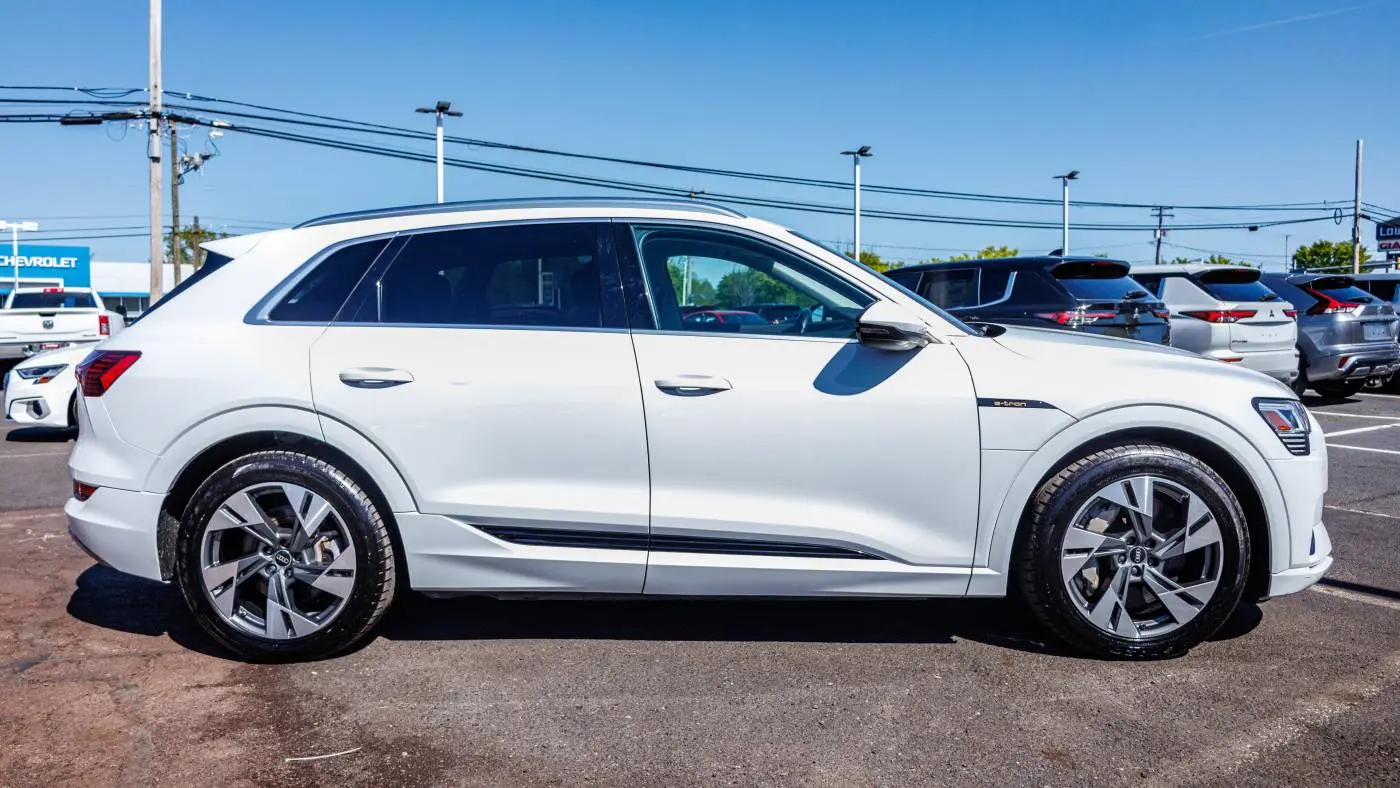 2022 Audi e-tron WA1AAAGE7NB023760
