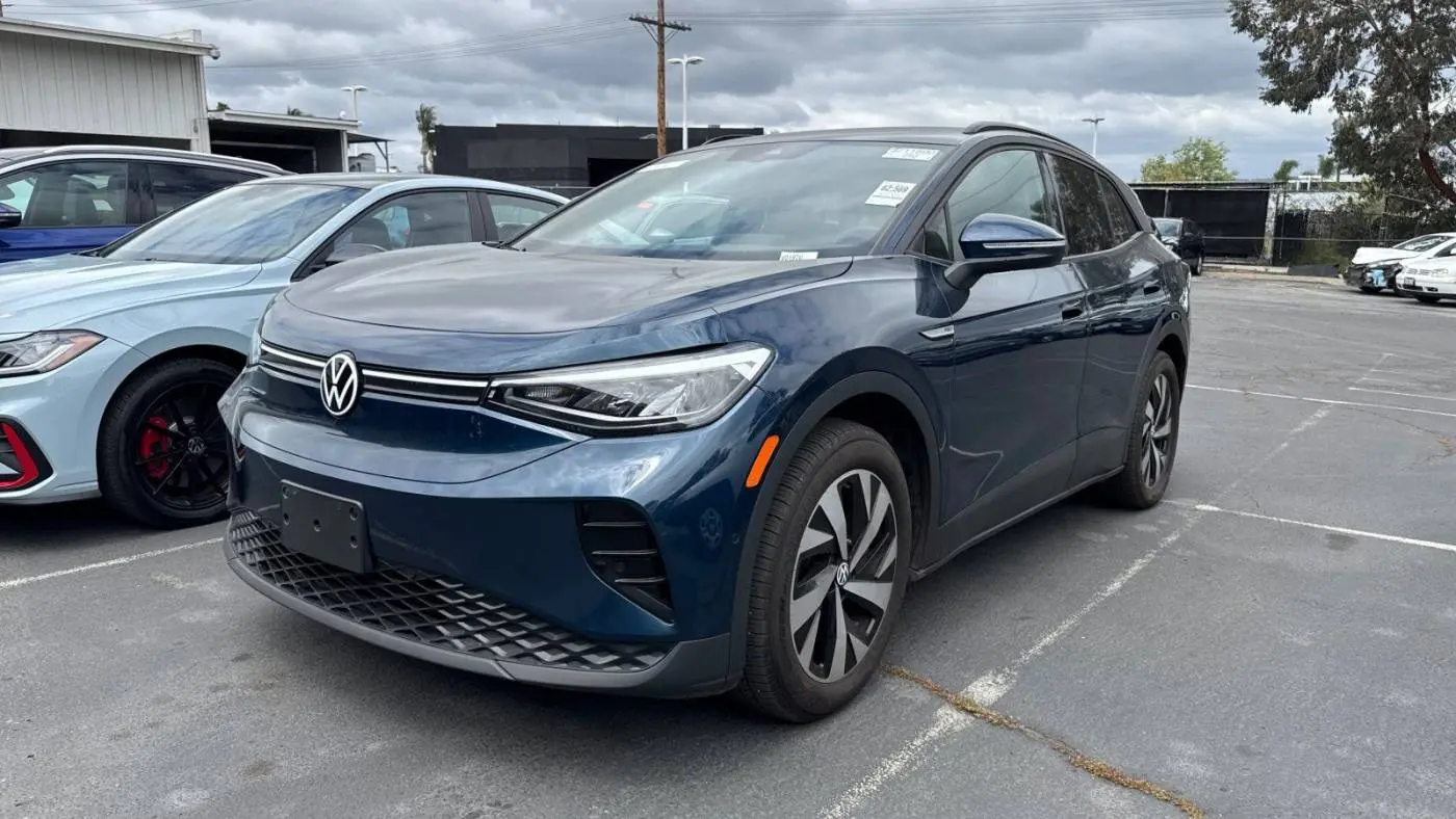 2023 Volkswagen ID.4 1V2CMPE8XPC042563