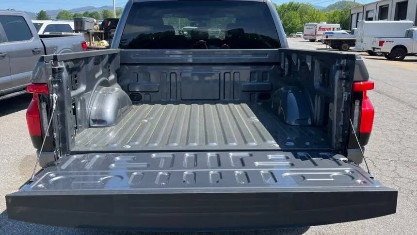 2025 Ford F-150 Lightning 1FTVW3LK3SWG05570