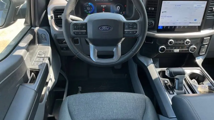 2025 Ford F-150 Lightning 1FTVW3LK3SWG05570