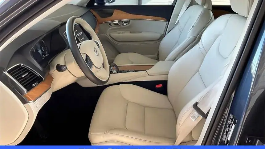 2022 Volvo XC90 - Images - 4