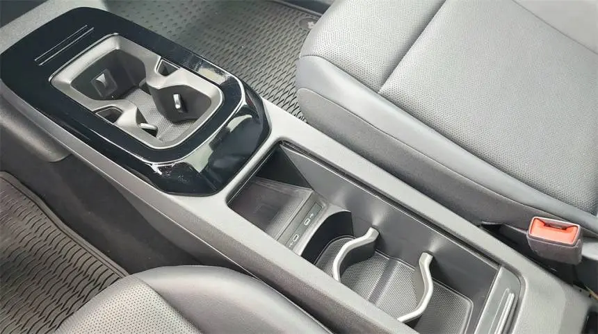 2021 Volkswagen ID.4 WVGTMPE28MP053820