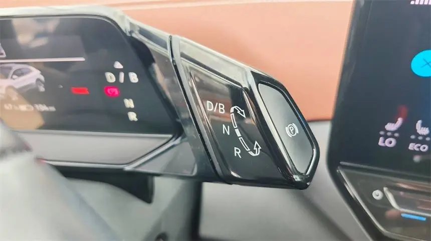2021 Volkswagen ID.4 WVGTMPE28MP053820