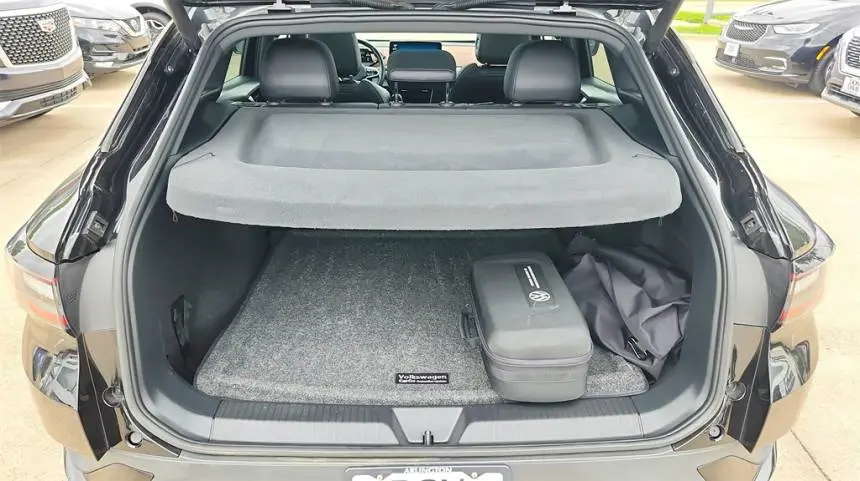 2021 Volkswagen ID.4 WVGTMPE28MP053820
