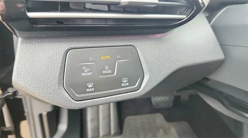 2021 Volkswagen ID.4 WVGTMPE28MP053820