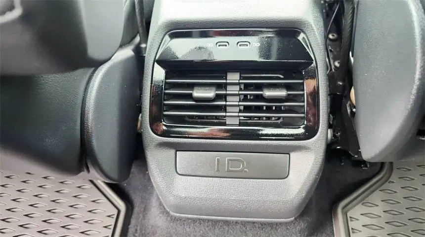 2021 Volkswagen ID.4 WVGTMPE28MP053820