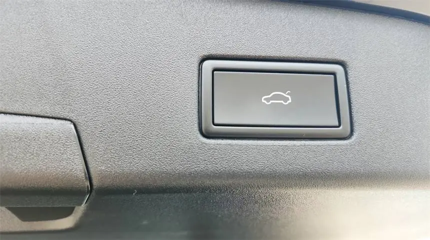 2021 Volkswagen ID.4 WVGTMPE28MP053820