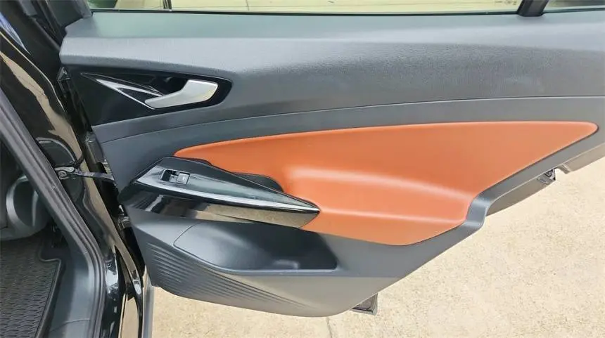 2021 Volkswagen ID.4 WVGTMPE28MP053820