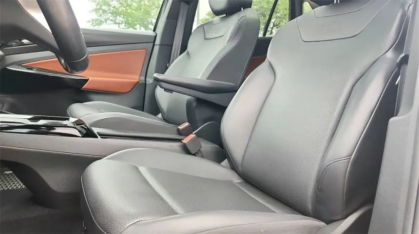 2021 Volkswagen ID.4 WVGTMPE28MP053820