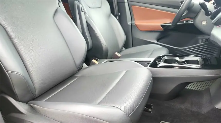 2021 Volkswagen ID.4 WVGTMPE28MP053820